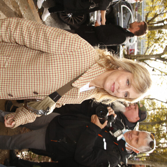 Karin Viard - Arrivée des people au défilé Lacoste collection Printemps-Eté 2022 lors de la fashion week à Paris, le 5 octobre 2021. © Christophe Aubert via Bestimage