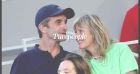 Karin Viard amoureuse : baiser passionné avec son chéri dans un cadre de rêve