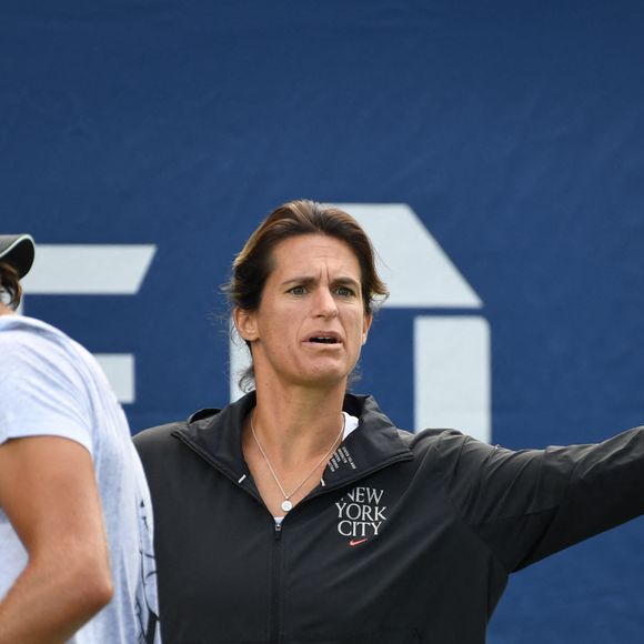 Lucas Pouille et sa coach Amélie Mauresmo - Les joueurs de tennis s'entraînent lors du tournoi US Open au sein de l'USTA National Tennis Center à New York, le 25 août 2019. © Chryslene Caillaud / Panoramic / Bestimage