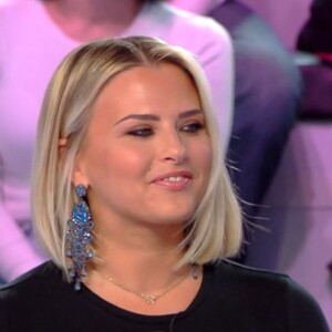 Kelly Vedovelli dans "Touche pas à mon poste", le 17 janvier 2022, sur C8