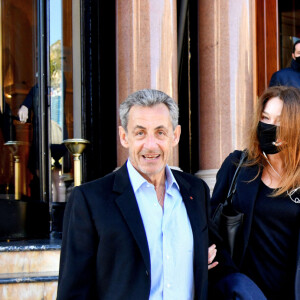 Exclusif - Carla Bruni et Nicolas Sarkozy ont diné en amoureux au restaurant La Petite Maison à Nice, le 8 janvier 2022, ils ont passé leur we à Monaco. © Bruno Bebert / Bestimage