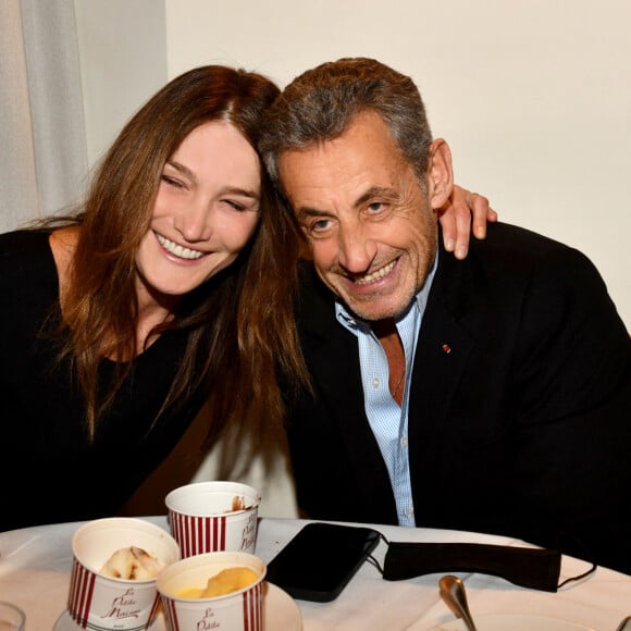 Exclusif - Carla Bruni et Nicolas Sarkozy ont diné en amoureux au restaurant La Petite Maison à Nice. © Bruno Bebert / Bestimage