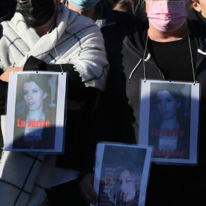 La famille et les proches se sont réunis pour une marche blanche en hommage à Delphine Jubillar, l'infirmière de 33 ans, disparue il y a un an, à Cagnac-les-Mines. Le 19 décembre 2021 © Patrick Bernard / Bestimage