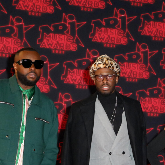 Gims, Dadju lors de la 23ème édition des NRJ Music Awards 2021 au Palais des Festivals de Cannes, le 20 novembre 2021. © Dominique Jacovides/Bestimage 