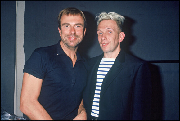 Thierry Mugler et Jean-Paul Gaultier lors de son défilé en 1990 à Paris