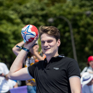 Yannick Agnel - Journée Paris 2024 sur la place de La Concorde à Paris le 23 juin 2019. La Concorde s'est transformée le temps d'une journée pour devenir un magnifique parc sportif urbain au coeur de Paris et inviter petits et grands, en famille, entre amis, à partager des moments inoubliables au contact des plus grands athlètes. © Cyril Moreau/Bestimage