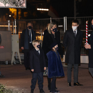 Le prince héréditaire Jacques, La princesse Caroline de Hanovre, la princesse Gabriella, Louis Ducruet, le prince Albert II de Monaco lors de la célébration de la sainte Dévote, Sainte Patronne de Monaco, sur le quai Albert 1er le 26 janvier 2022 © Jean-Charles Vinaj / Pool Monaco / Bestimage