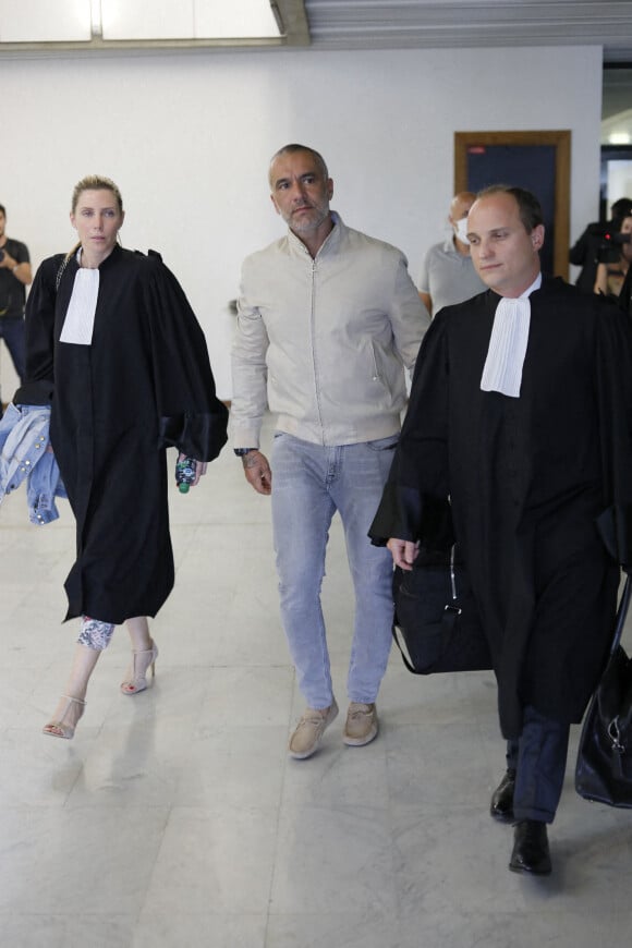 Exclusif - Patrick Antonelli, le mari de la chanteuse A.Bent, quitte le tribunal de grande instance à Nanterre, après avoir reçu le verdict de son procès.