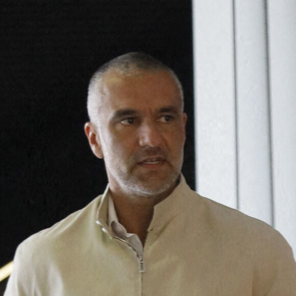 Exclusif - Patrick Antonelli, le mari de la chanteuse A.Bent, quitte le tribunal de grande instance à Nanterre, après avoir reçu le verdict de son procès.