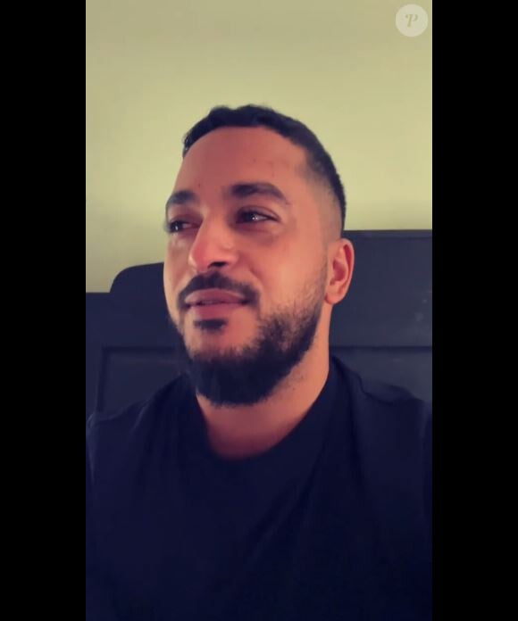 Slimane annonce dans une vidéo publiée sur Instagram qu'il est le papa d'une petite fille née prématurément et qui est toujours à l'hôpital.