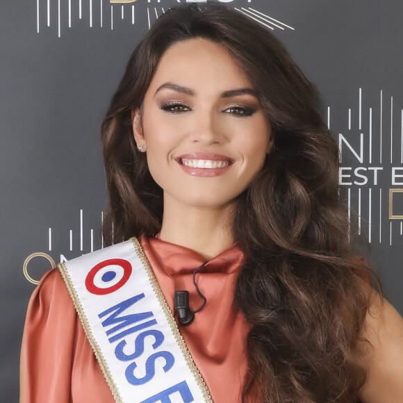 Exclusif - Diane Leyre (Miss France 2022) - Backstage - Enregistrement de l'émission "On Est En Direct", présentée par L.Salamé et L.Ruquier, et diffusée en direct le 18 décembre sur France 2 © Jack Tribeca / Bestimage