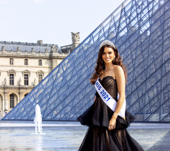 Shooting photo de Diane Leyre Miss Île-de-France 2021 et Miss Paris 2021, à Paris, France, le 21 juillet 2021. © Edward Tur via Bestimage