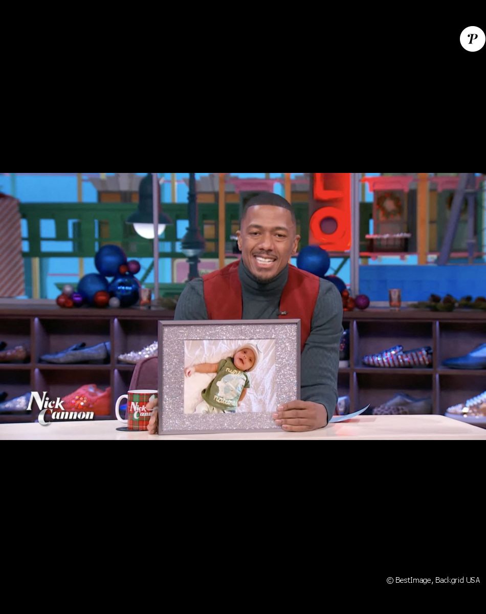 Nick Cannon évoque le décès de son fils Zen, âgé de 5 mois, sur le plateau de son émission "The Cannon Show" à New York.