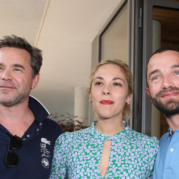 Guillaume De Tonquedec, Alysson Paradis et son compagnon Guillaume Gouix au village des Internationaux de France de Tennis de Roland Garros à Paris. Le 3 juin 2018. © Dominique Jacovides-Cyril Moreau / Bestimage 