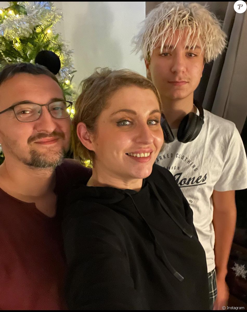 Amandine Pellissard de "Familles nombreuses" avec Alexandre et Léo