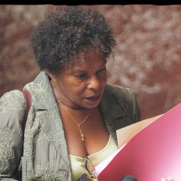 Christiane Taubira lors de la séance des questions d'actualité à l'assemblée nationale en 2010