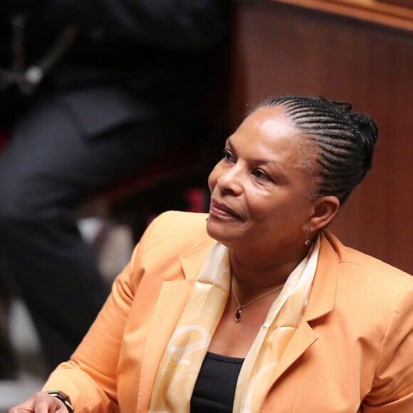 Christiane Taubira - Séance de questions au gouvernement à l'assemblée nationale suivie de la poursuite du débat sur le projet de loi pour le mariage pour tous à Paris le 30 janvier 2013.