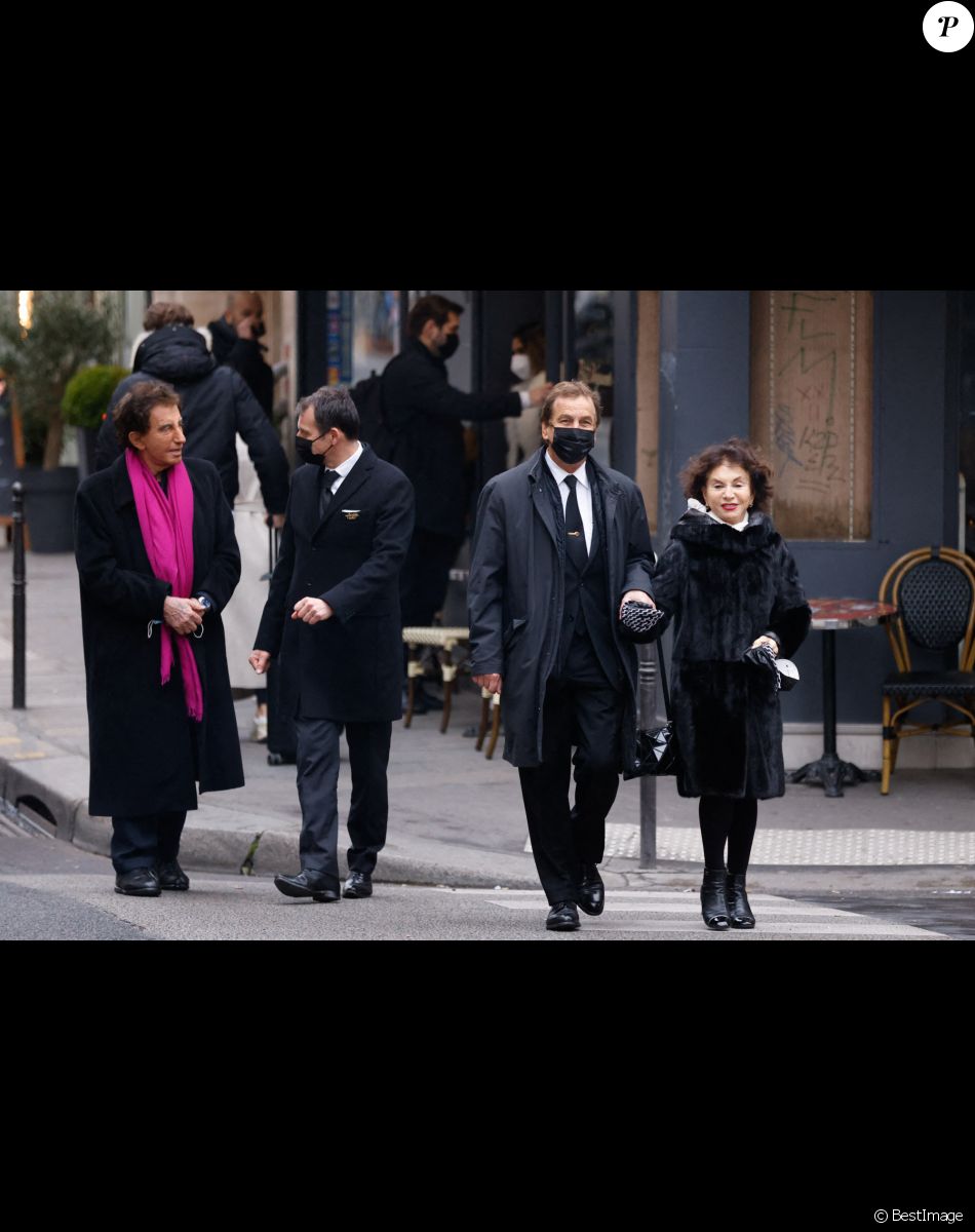 Jack Lang et sa femme Monique - Arrivées aux obsèques de Thierry Mugler au temple protestant de l'Oratoire du Louvre à Paris le 4 février 2022.