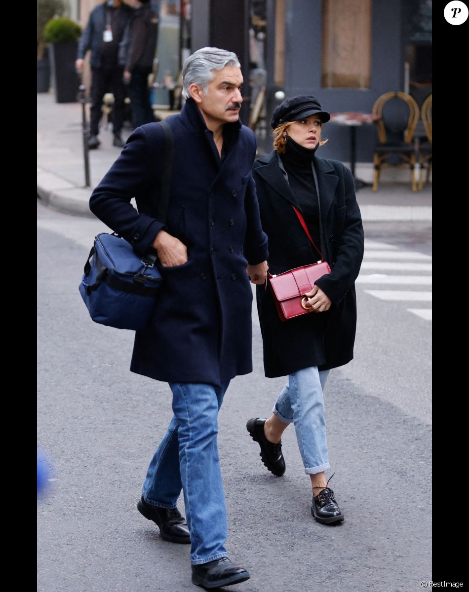 François Vincentelli et sa compagne Alice Dufour - Arrivées aux obsèques de Thierry Mugler au temple protestant de l'Oratoire du Louvre à Paris le 4 février 2022.