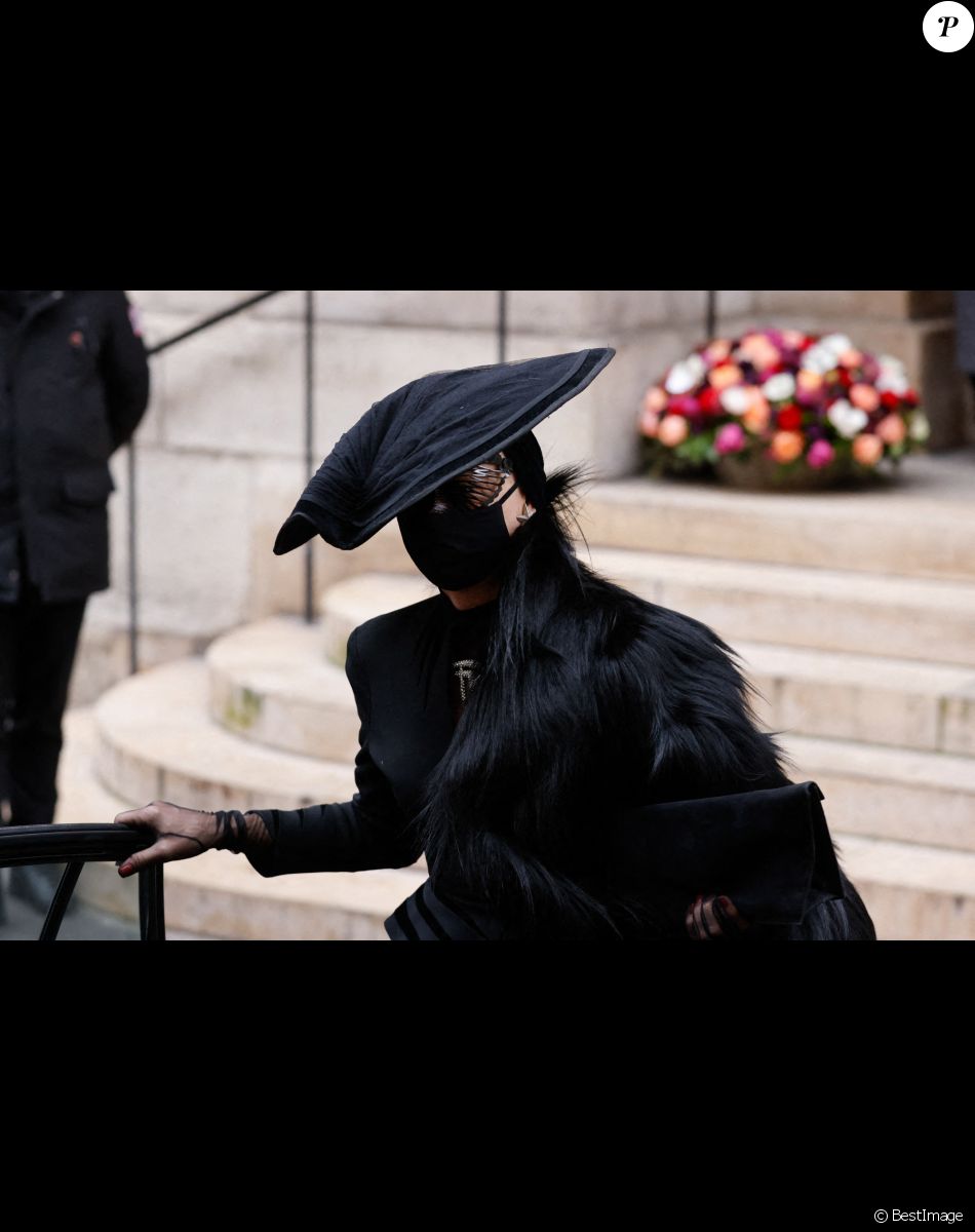 Arrivées aux obsèques de Thierry Mugler au temple protestant de l'Oratoire du Louvre à Paris le 4 février 2022.