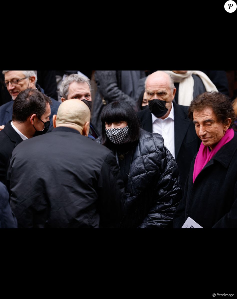 Krzysztof Leon Dziemaszkiewicz (compagnon du défunt), Chantal Thomass et son mari Michel Fabian, Jack Lang - Sorties des obsèques de Thierry Mugler au temple protestant de l'Oratoire du Louvre à Paris le 4 février 2022.