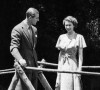 La reine Elisabeth II d'Angleterre et le prince Philip, duc d'Edimbourg lors de leur voyage avorté au Kenya.