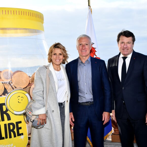 Laura Tenoudji Estrosi, Didier Deschamps et Christian Estrosi, le maire de Nice, durant la clôture nationale de l'opération Pièces Jaunes 2022, sur la colline du Château à Nice, le 4 février 2022. La Fondation Hôpitaux de Paris-Hôpitaux de France organise chaque année l'opération Pièces Jaunes, une collecte de fonds en faveur des enfants et adolescents hospitalisés. Depuis 1989, l'opération Pièces Jaunes a déjà aidé les équipes soignantes et médicales à concrétiser près de 15000 projets au bénéfice des patients, des soignants et des aidants et 6500 projets au profit des personnes âgées. © Bruno Bebert / Bestimage