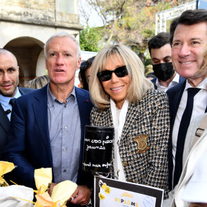 Brigitte Macron, Didier Deschamps et Christian Estrosi, le maire de Nice, durant la clôture nationale de l'opération Pièces Jaunes 2022, sur la colline du Château à Nice, le 4 février 2022. La Fondation Hôpitaux de Paris-Hôpitaux de France organise chaque année l'opération Pièces Jaunes, une collecte de fonds en faveur des enfants et adolescents hospitalisés. Depuis 1989, l'opération Pièces Jaunes a déjà aidé les équipes soignantes et médicales à concrétiser près de 15000 projets au bénéfice des patients, des soignants et des aidants et 6500 projets au profit des personnes âgées. © Bruno Bebert / Bestimage