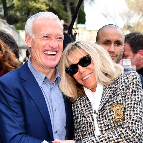 Didier Deschamps et Brigitte Macron durant la clôture nationale de l'opération Pièces Jaunes 2022, sur la colline du Château à Nice. © Bruno Bebert / Bestimage