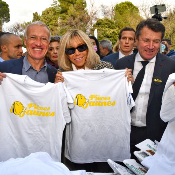 Didier Deschamps, Brigitte Macron et Christian Estrosi, le maire de Nice, durant la clôture nationale de l'opération Pièces Jaunes 2022, sur la colline du Château à Nice, le 4 février 2022. La Fondation Hôpitaux de Paris-Hôpitaux de France organise chaque année l'opération Pièces Jaunes, une collecte de fonds en faveur des enfants et adolescents hospitalisés. Depuis 1989, l'opération Pièces Jaunes a déjà aidé les équipes soignantes et médicales à concrétiser près de 15000 projets au bénéfice des patients, des soignants et des aidants et 6500 projets au profit des personnes âgées. © Bruno Bebert / Bestimage