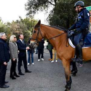 Bernard Gonzalez, le préfet des Alpes-Maritimes, Brigitte Macron et Christian Estrosi, le maire de Nice, durant la clôture nationale de l'opération Pièces Jaunes 2022, sur la colline du Château à Nice, le 4 février 2022. La Fondation Hôpitaux de Paris-Hôpitaux de France organise chaque année l'opération Pièces Jaunes, une collecte de fonds en faveur des enfants et adolescents hospitalisés. Depuis 1989, l'opération Pièces Jaunes a déjà aidé les équipes soignantes et médicales à concrétiser près de 15000 projets au bénéfice des patients, des soignants et des aidants et 6500 projets au profit des personnes âgées. © Bruno Bebert / Bestimage