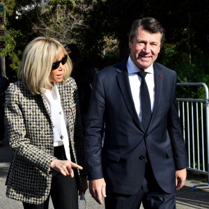 Christian Estrosi, le maire de Nice, et Brigitte Macron durant la clôture nationale de l'opération Pièces Jaunes 2022, sur la colline du Château à Nice, le 4 février 2022. La Fondation Hôpitaux de Paris-Hôpitaux de France organise chaque année l'opération Pièces Jaunes, une collecte de fonds en faveur des enfants et adolescents hospitalisés. Depuis 1989, l'opération Pièces Jaunes a déjà aidé les équipes soignantes et médicales à concrétiser près de 15000 projets au bénéfice des patients, des soignants et des aidants et 6500 projets au profit des personnes âgées. © Bruno Bebert / Bestimage