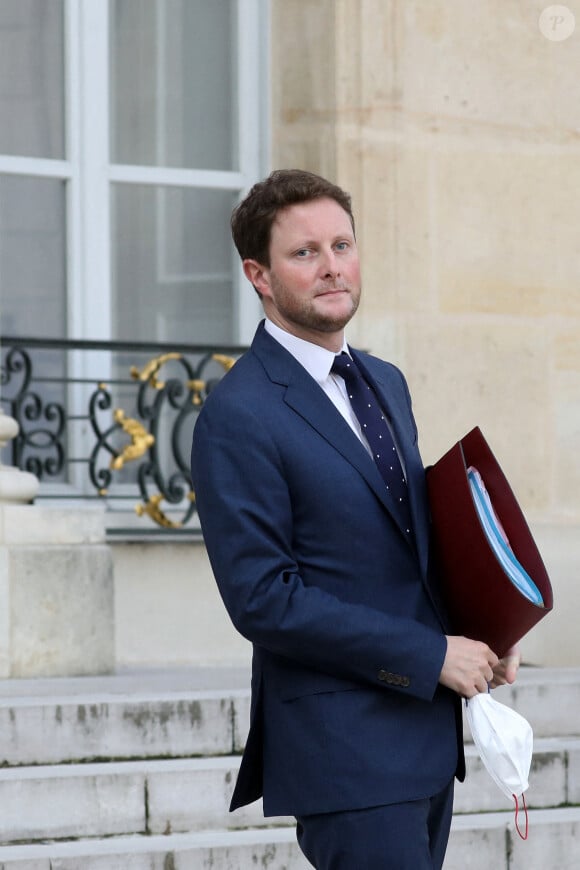 Clément Beaune, Secrétaire d'État auprès du ministre de l'Europe et des Affaires étrangères, chargé des Affaires européennes à la sortie du conseil des ministres, au palais de l'Elysée, à Paris.