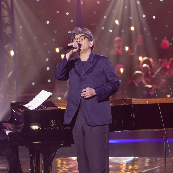 Marc Lavoine - Enregistrement de l'émission "Symphonie pour la vie, Spéciale Pièces Jaunes" aux Folies Grüss à Paris, diffusée le 4 février sur France 3. Le 12 janvier 2022 © Cyril Moreau / Bestimage.