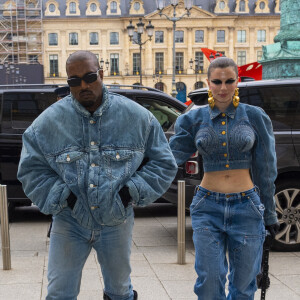 Kanye West (Ye) et sa compagne Julia Fox arrivent à l'hôtel Ritz à Paris. © Da Silva-Perusseau/Bestimage 