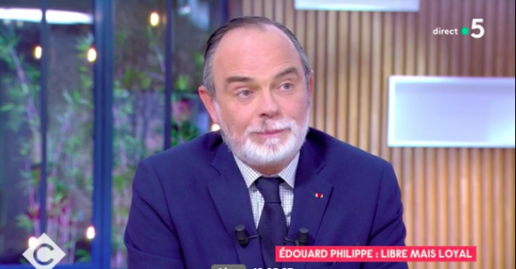 Edouard Philippe lors de l'émission C à vous sur France 5 du 8 février 2022
