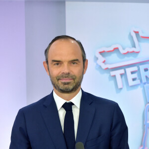 Semi-exclusif - Le premier ministre Edouard Philippe invité de l'émission "Territoires d'Infos" présentée par Cyril Viguier sur la chaine Public Sénat, au Sénat, à Paris le 19 octobre 2017