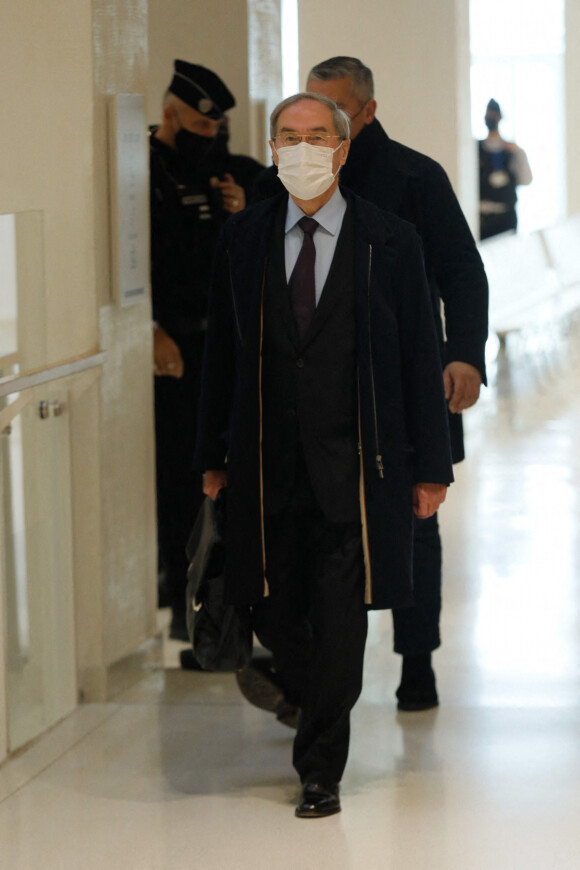 Claude Guéant - Arrivée de Nicolas Sarkozy au procès des sondages de l'Elysée, il a été contraint de se présenter en tant que témoin à l'audience - TGI Batignolles - Paris, France - 2 novembre 2021 © Christophe Clovis / Bestimage