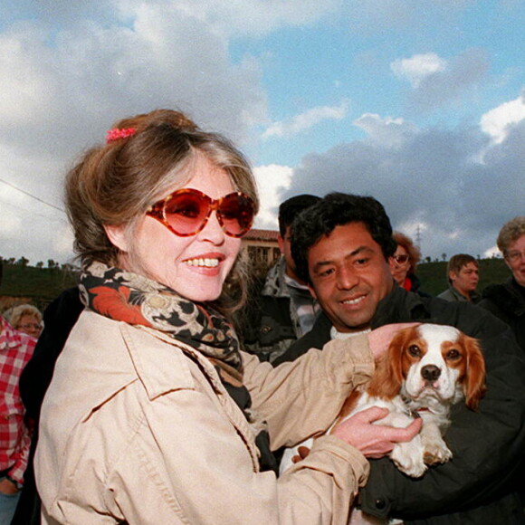 Brigitte Bardot à Saint-Tropez lors du Noël des animaux en 1994