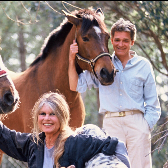 Brigitte Bardot et son mari Bernard D'Ormale à Saint-Tropez en 1993