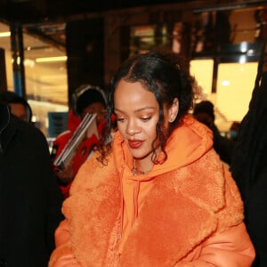 Rihanna fait du shopping chez Sephora à New York le 26 janvier 2022.