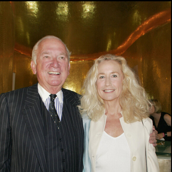 Jean-Paul Guerlain et Brigitte Fossey - Inauguration de la nouvelle boutique Guerlain sur les Champs-Elysées de Paris.