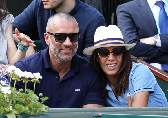 Amel Bent et son mari Patrick Antonelli dans les tribunes des internationaux de tennis de Roland Garros à Paris. © Dominique Jacovides - Cyril Moreau/Bestimage 