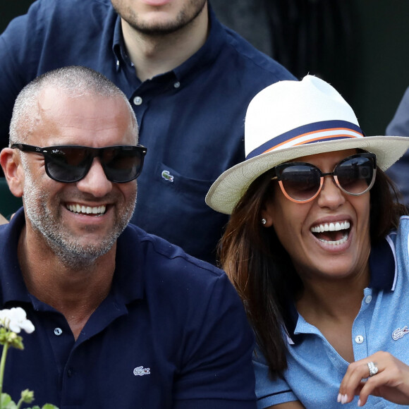 Amel Bent et son mari Patrick Antonelli dans les tribunes des internationaux de tennis de Roland Garros à Paris, France, le 3 juin 2018. © Dominique Jacovides - Cyril Moreau/Bestimage 