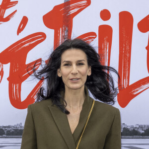 Marie Drucker au photocall du défilé de mode "Le Defile L'Oreal Paris 2021" lors de la la Fashion Week printemps/été 2022 sur le parvis des droits de l'homme à Paris, France, le 3 octobre 2021. © Olivier Borde/Bestimage 