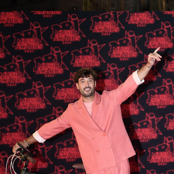 Jérémy Frérot lors de la 23ème édition des NRJ Music Awards 2021 au Palais des Festivals de Cannes, le 20 novembre 2021. © Rachid Bellak/Bestimage 