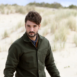 Exclusif - Le chanteur Jérémy Frérot - Avec l'aide de Surfrider il a lancé cette collecte sur une de ses plages préférées depuis son enfance ici, entre Arcachon et les Landes © Patrick Bernard/ Bestimage 