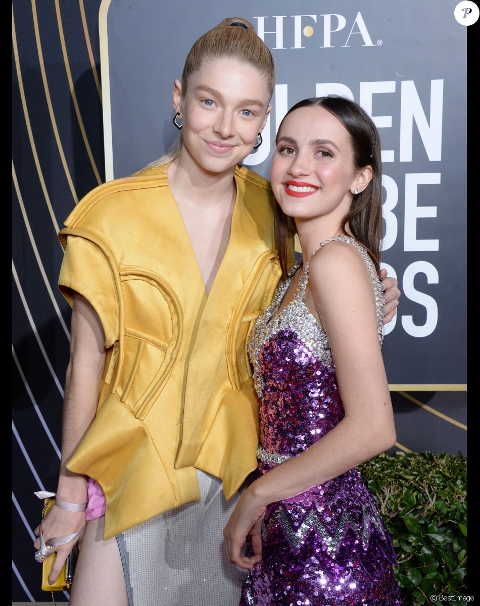 Hunter Schafer et Maude Apatow à la sortie de la 77ème cérémonie annuelle des Golden Globe Awards à l'hôtel Beverly Hilton à Los Angeles, Californie, Etats-Unis, le 5 janvier 2020.