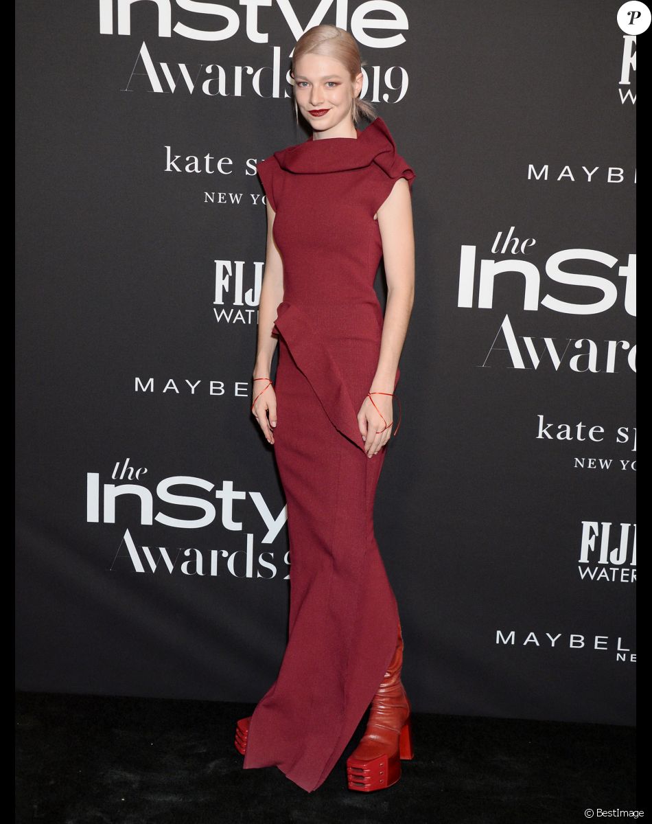 Hunter Schafer au photocall de la 5ème édition des "InStyle Awards" au Getty Center à Los Angeles, le 21 octobre 2019.