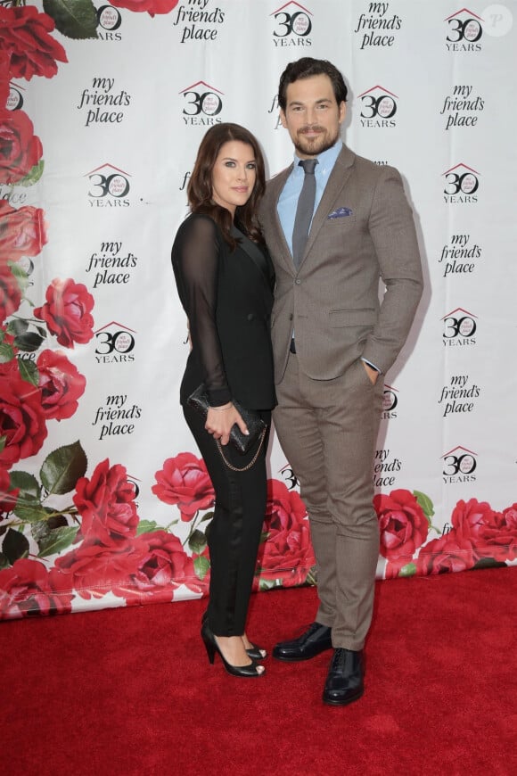 Giacomo Gianniotti et sa fiancée Nichole Gustafson - 30e gala annual "My Friend's Place" au Hollywood Palladium à Los Angeles, le 7 avril 2018.